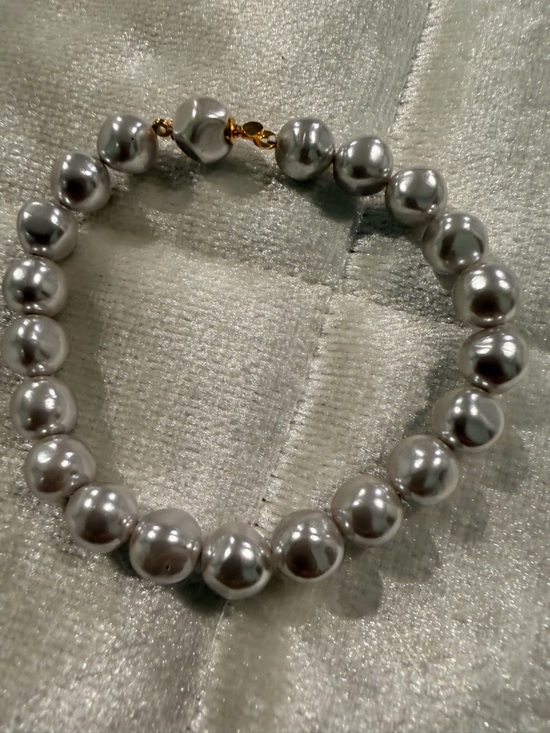 Jewelry - Versatile Elegance Gray Faux Pearl Bracelet